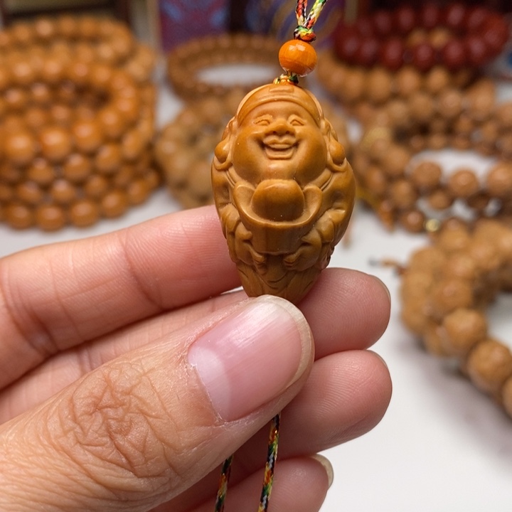 橄榄核吊坠财神一