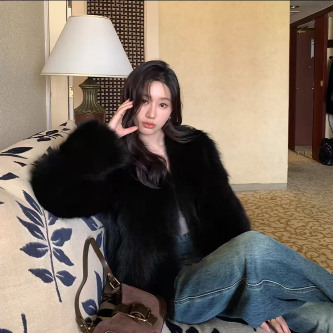 2025海宁女装冬季V领加厚环保毛毛外套秋冬短款时尚上衣网红