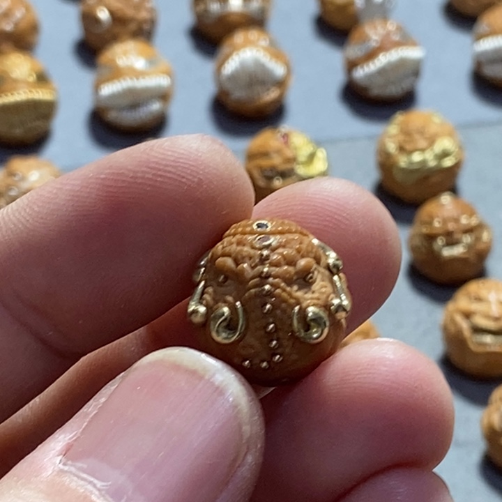 把件猴头核桃像神