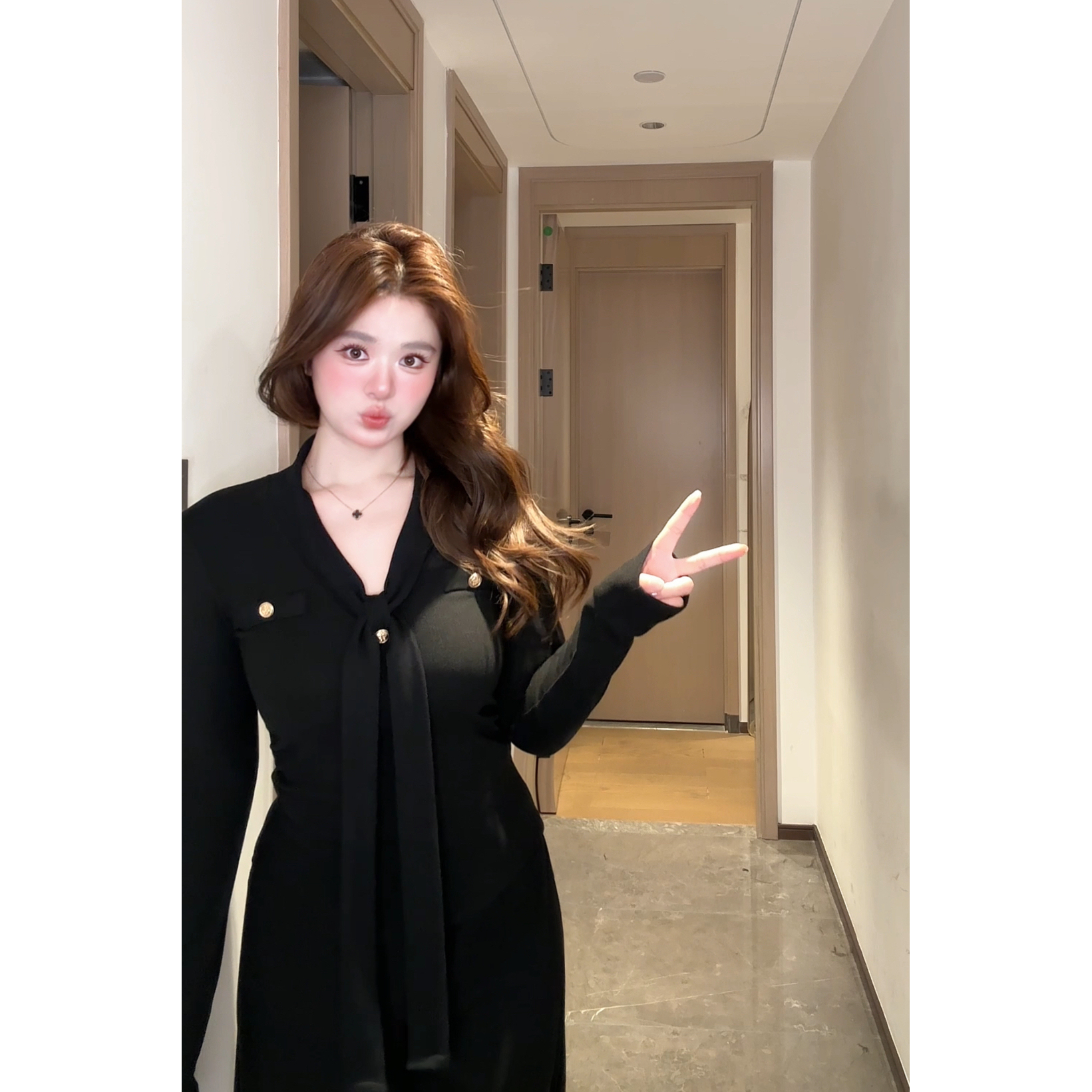 微胖mm气质V领绑带针织衫小众独特别致修身显瘦T恤长袖打底衫女