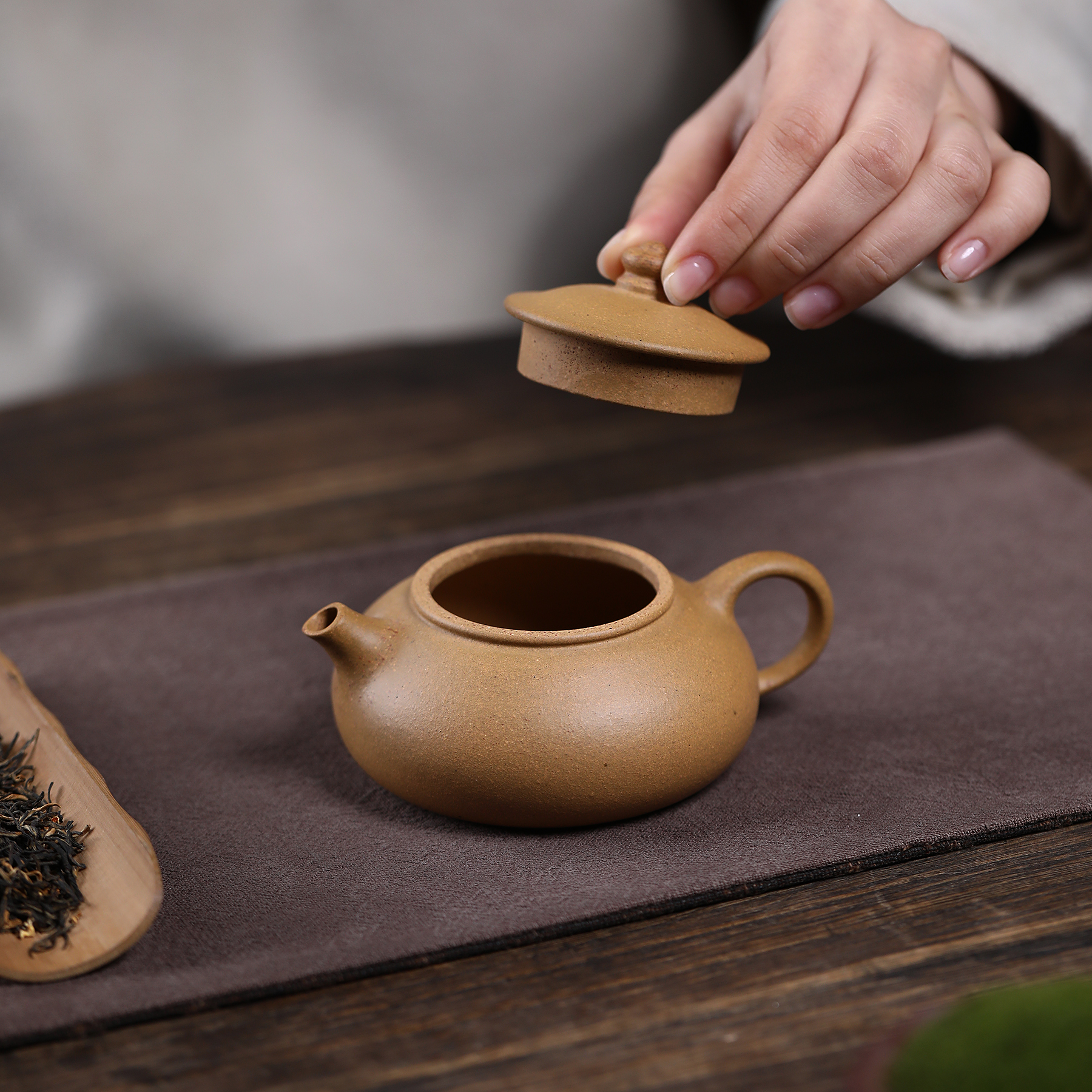 雪涓（寒江）原矿紫砂180CC左右雪涓宜兴原矿黄金段紫砂壶