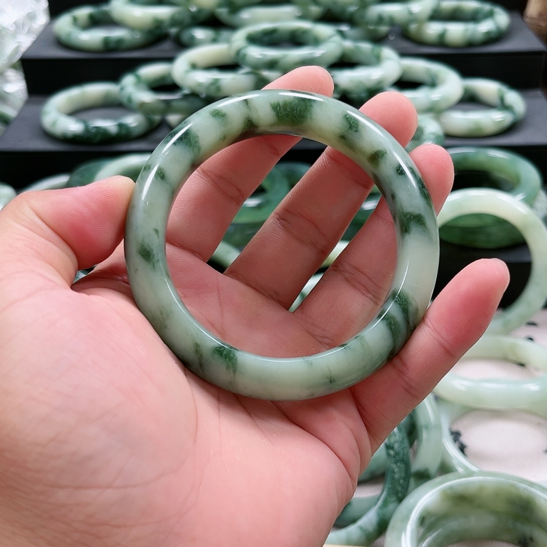 【闪购商品】透闪石-蛇纹石玉未镶嵌手镯用****9