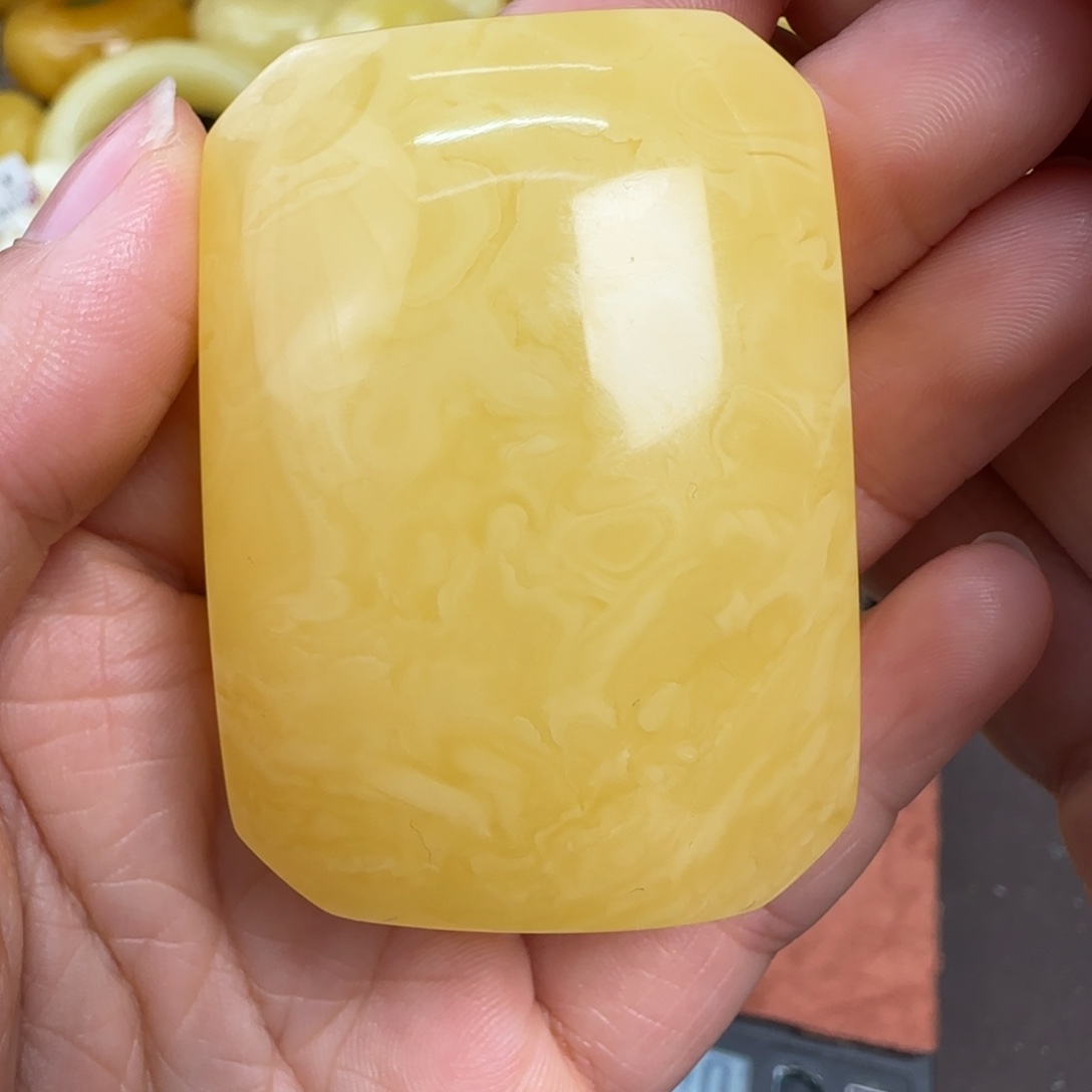蜜蜡未镶嵌珠宝奇石