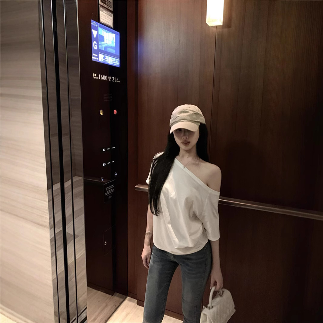辣妹斜肩短袖宽松T恤女2025夏季新款休闲不规则纯色百搭学生上衣