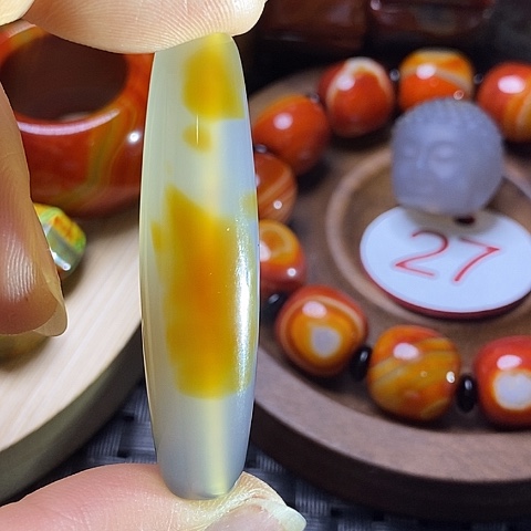 未镶嵌颈饰玛瑙/玉髓心**树