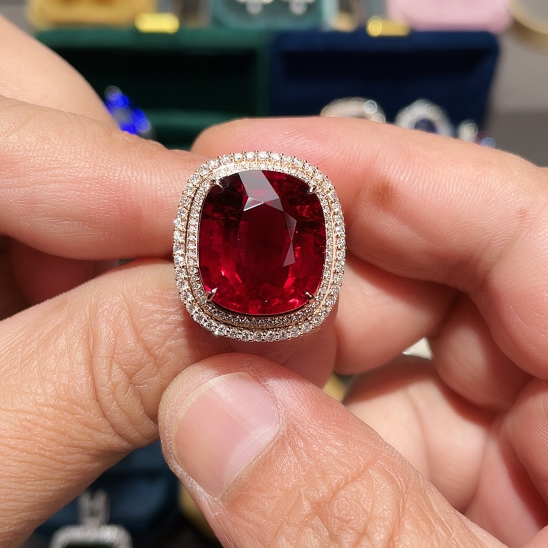 戒指18K金镶嵌碧玺16.41ct