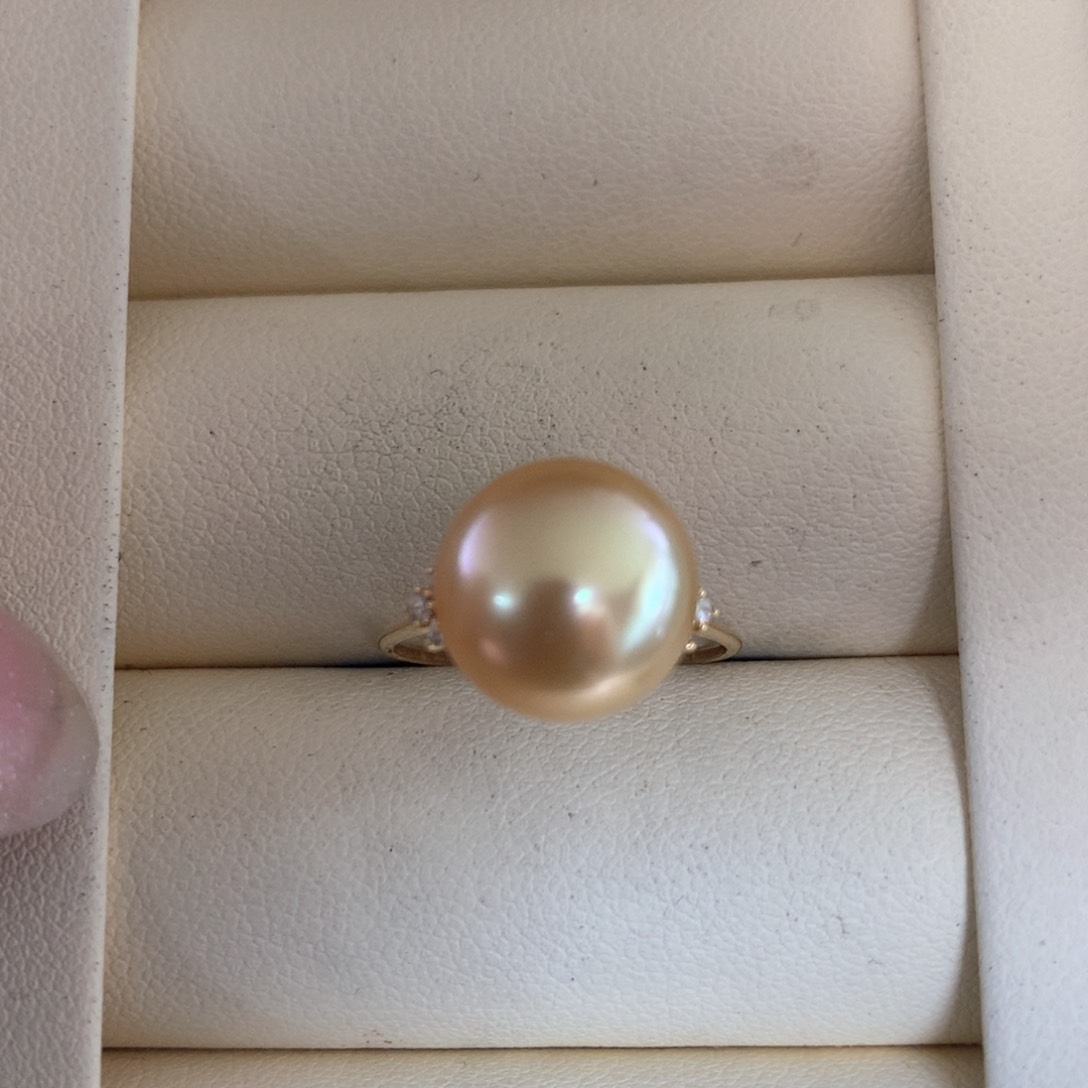 18K金镶嵌海水珍珠戒指