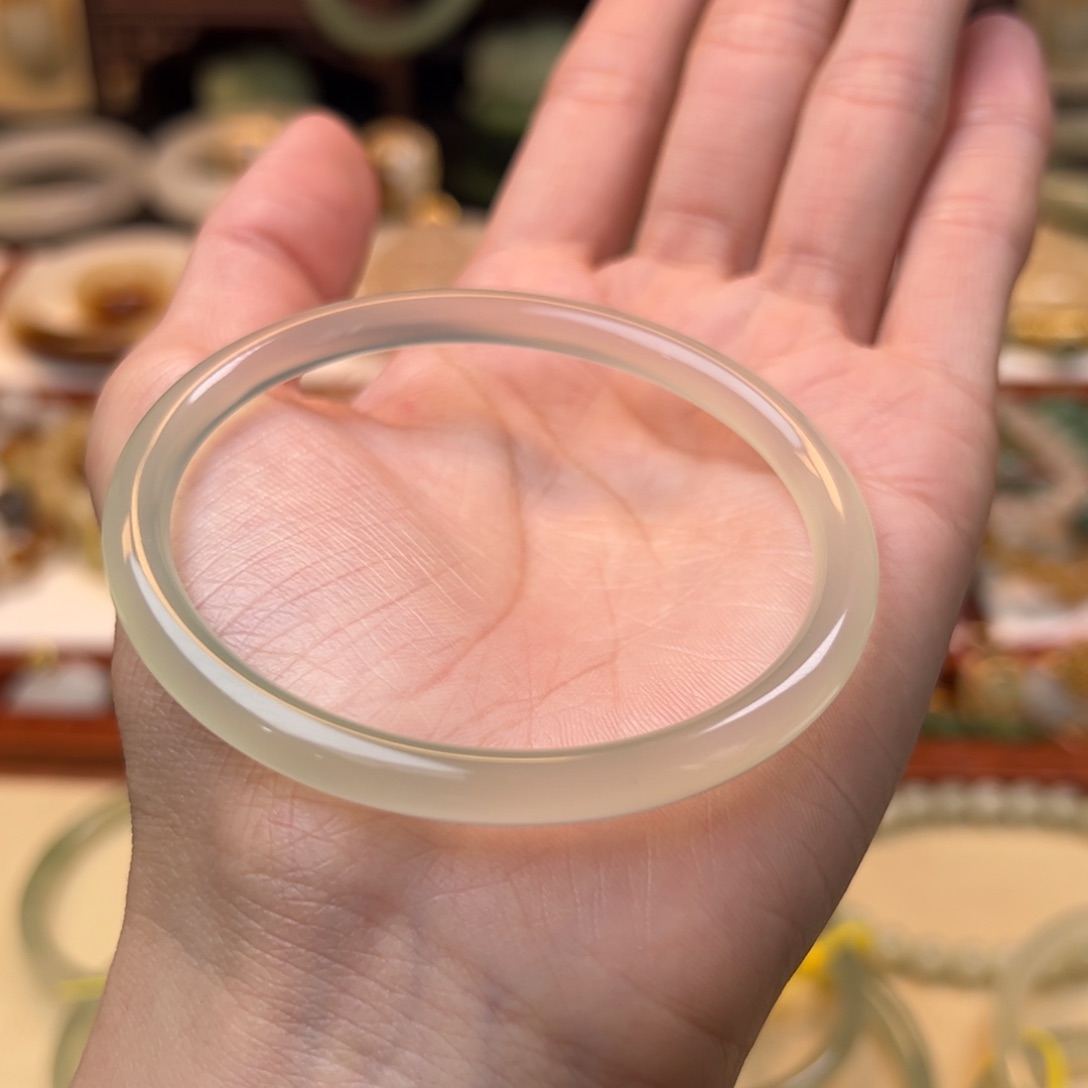 玛瑙/玉髓手镯未镶嵌5758