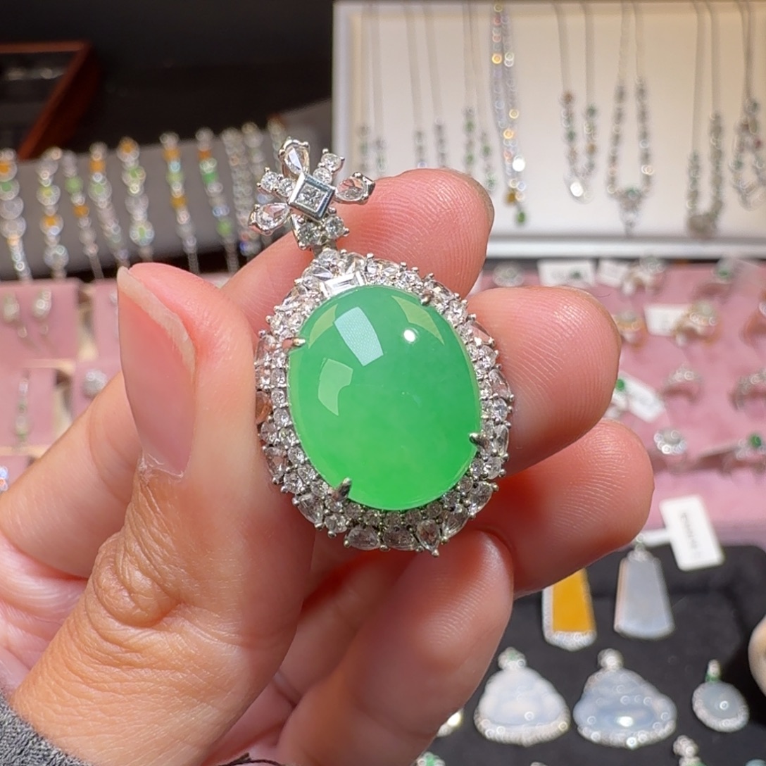 翡翠18K金镶嵌颈饰纯天然缅甸翡翠A货吊坠