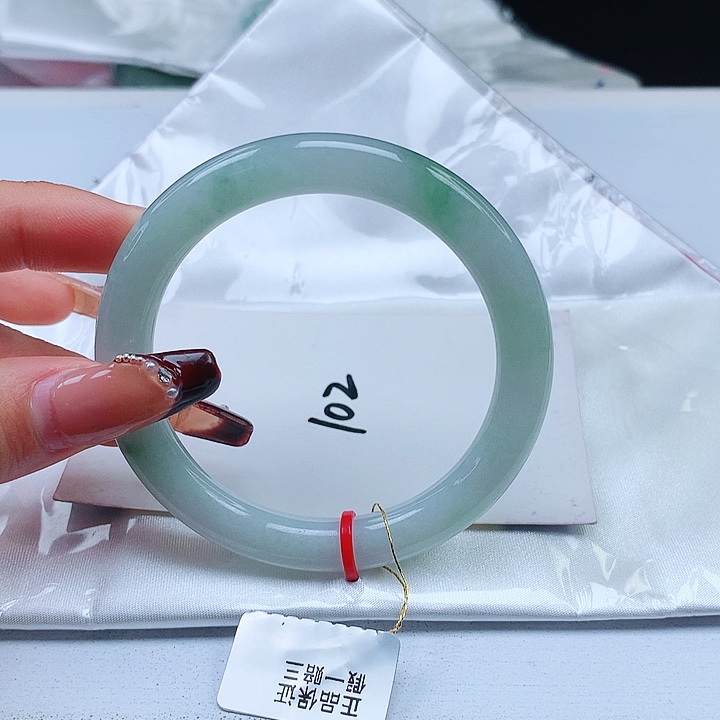 翡翠手镯未镶嵌51+圆条