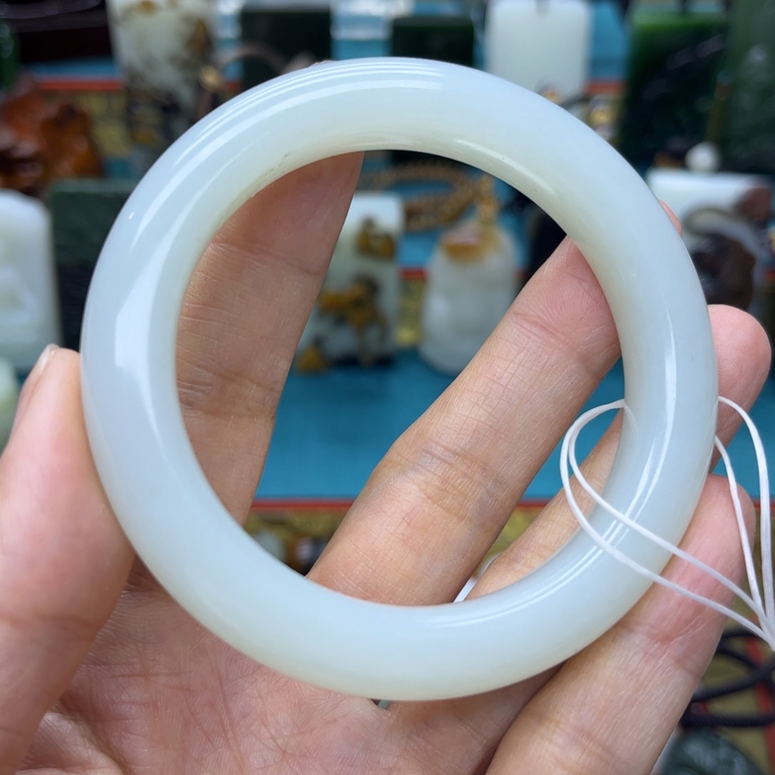 和田玉未镶嵌车挂