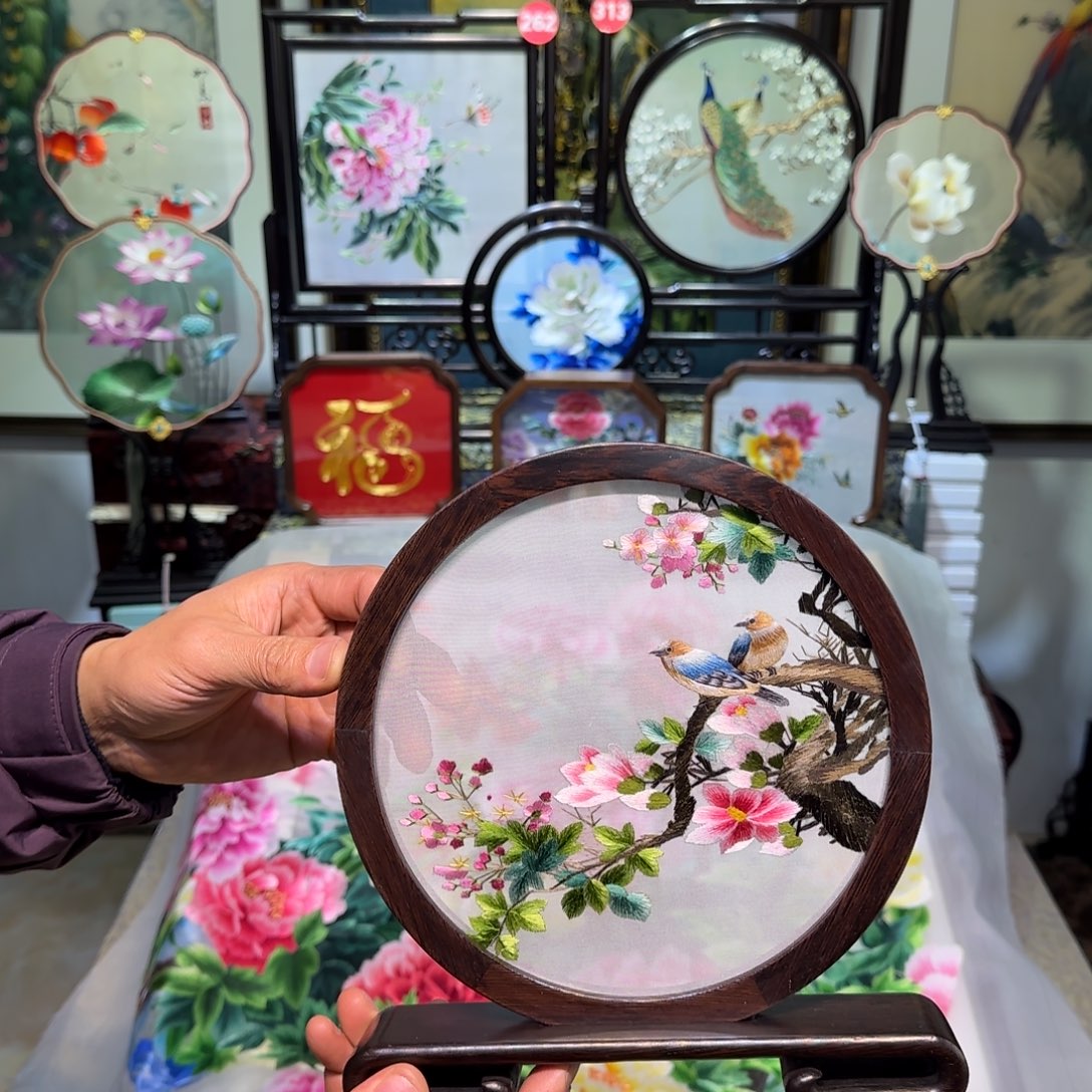 刺绣刺绣工艺精湛