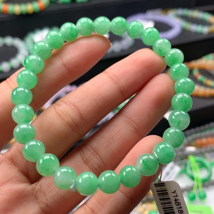 翡翠手镯未镶嵌卡