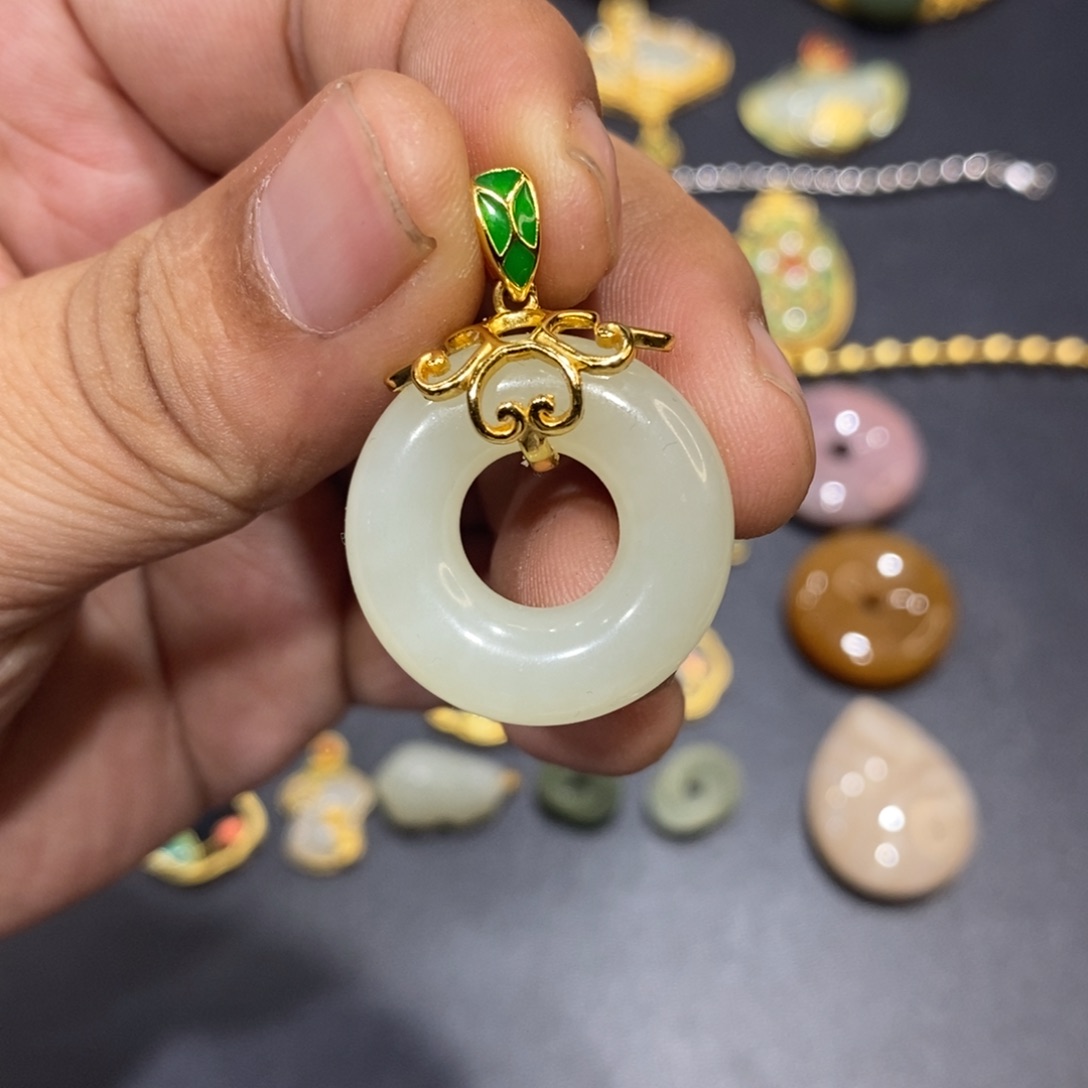 和田玉颈饰银S925镀金镶嵌