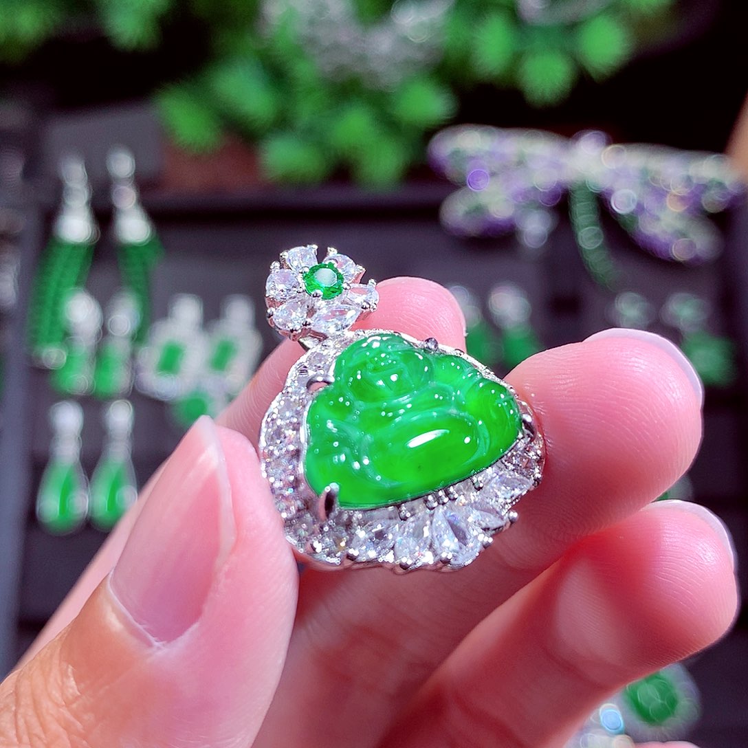 颈饰未镶嵌翡翠天然