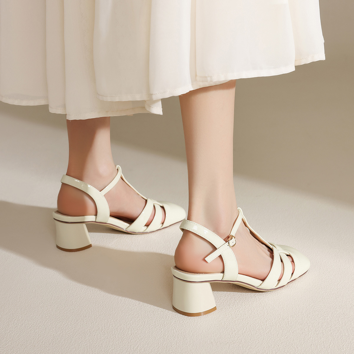 小个子不累脚凉鞋女夏季粗跟露趾凉鞋时装凉鞋方头女气质时尚百搭