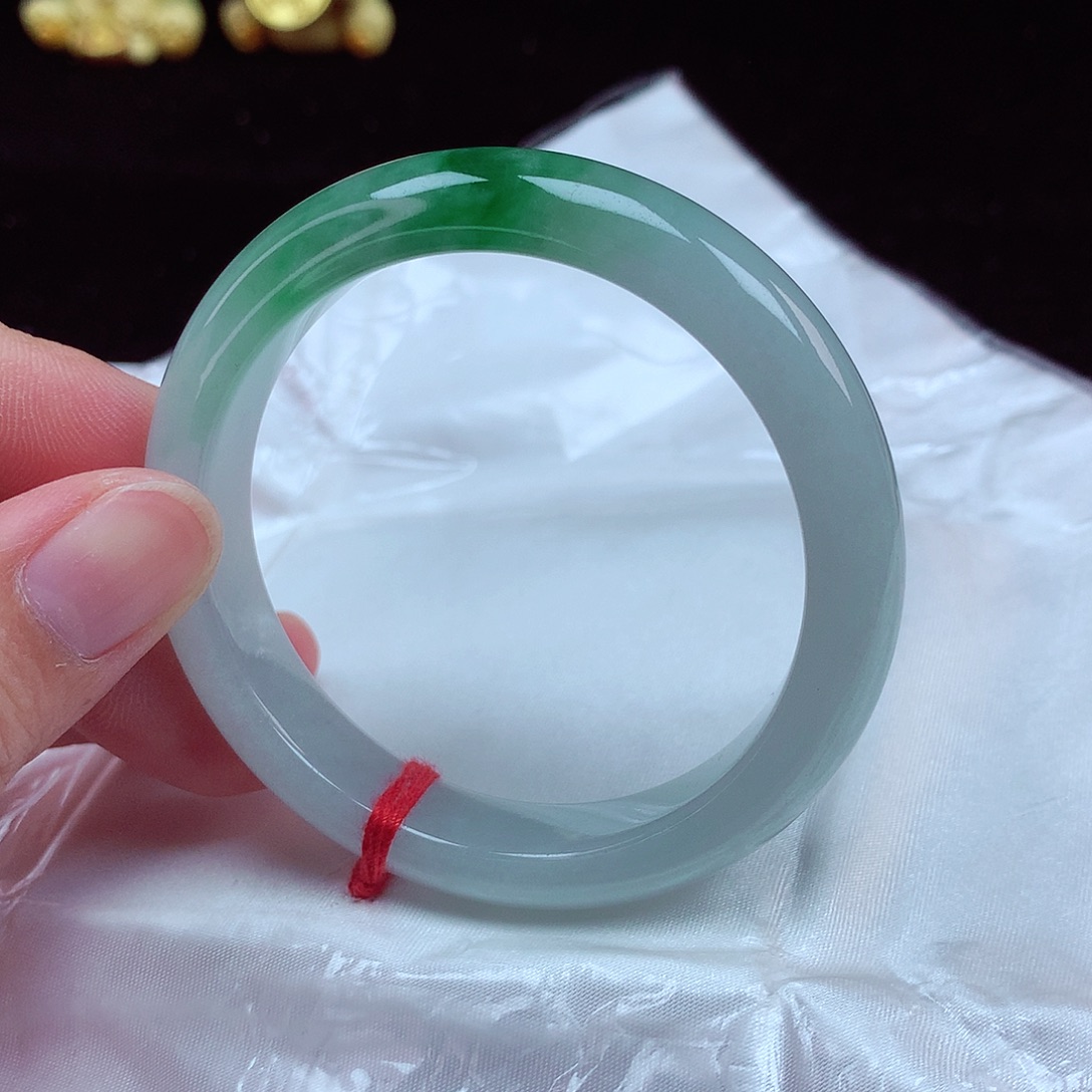 翡翠手镯未镶嵌53圈