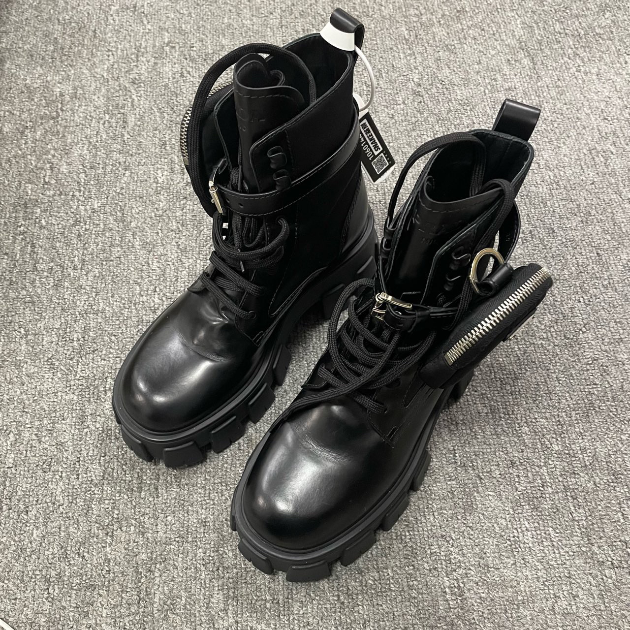 95新 Prada/普拉达 （有盒）Monolith 舒适休闲短靴  37码/6270 