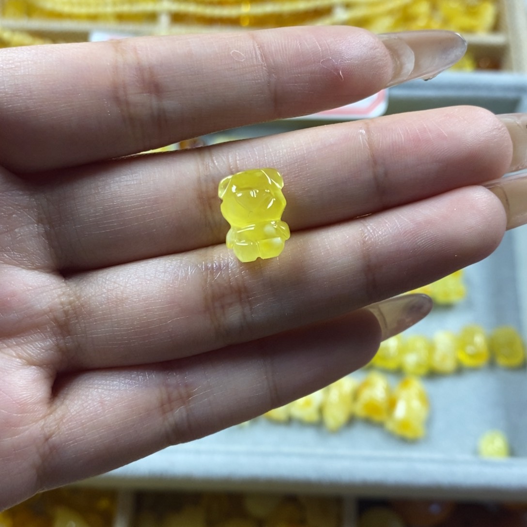 琥珀裸石未镶嵌小熊