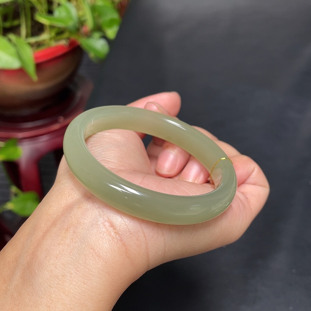 和田玉未镶嵌手镯冰晴