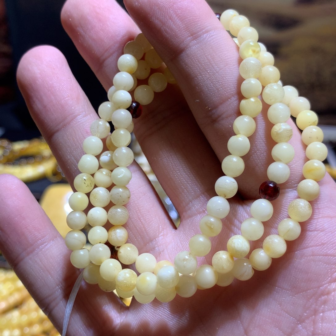 未镶嵌琥珀珠宝奇石多样性发其一