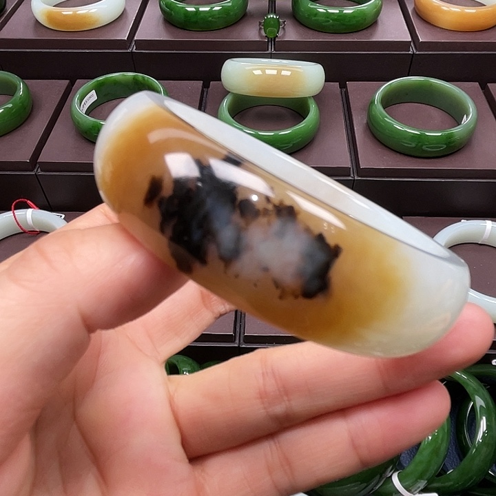 和田玉未镶嵌手镯