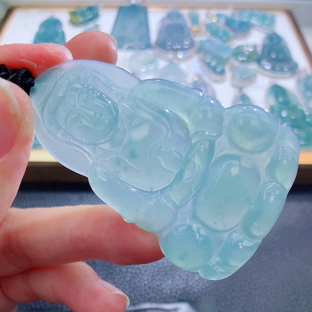 翡翠颈饰未镶嵌翡翠