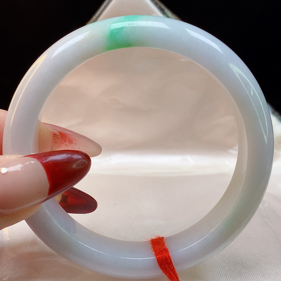 翡翠手镯未镶嵌天然翡翠8256