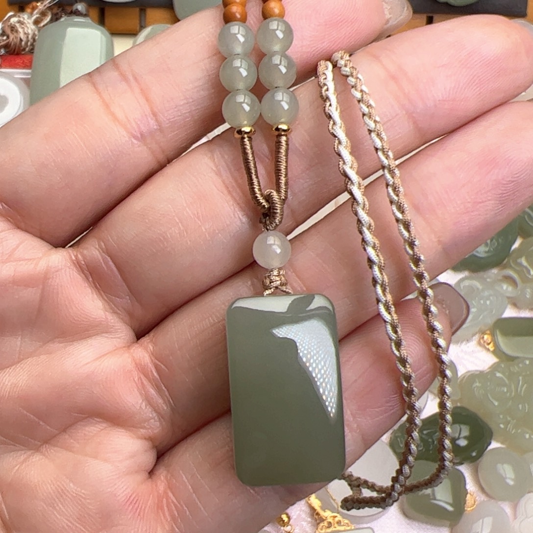 颈饰未镶嵌和田玉