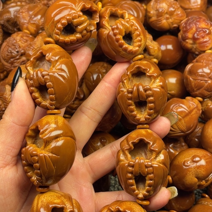 橄榄核吊坠镂空无像佛