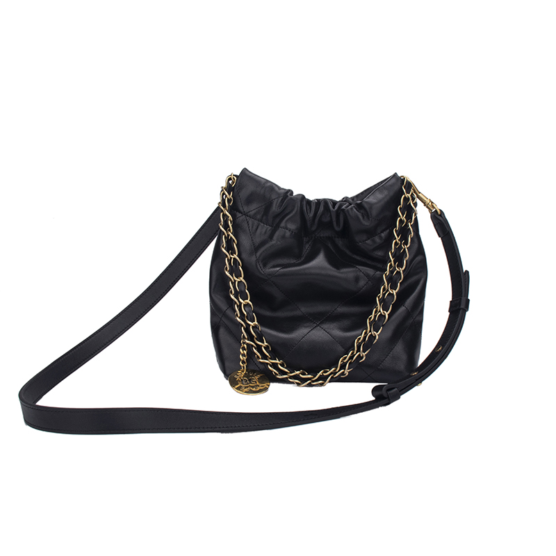 亮liangmade真皮时尚链条菱格垃圾袋女士包包黑色单肩包经典
