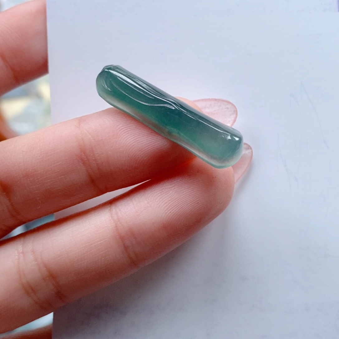 翡翠颈饰未镶嵌天然翡翠