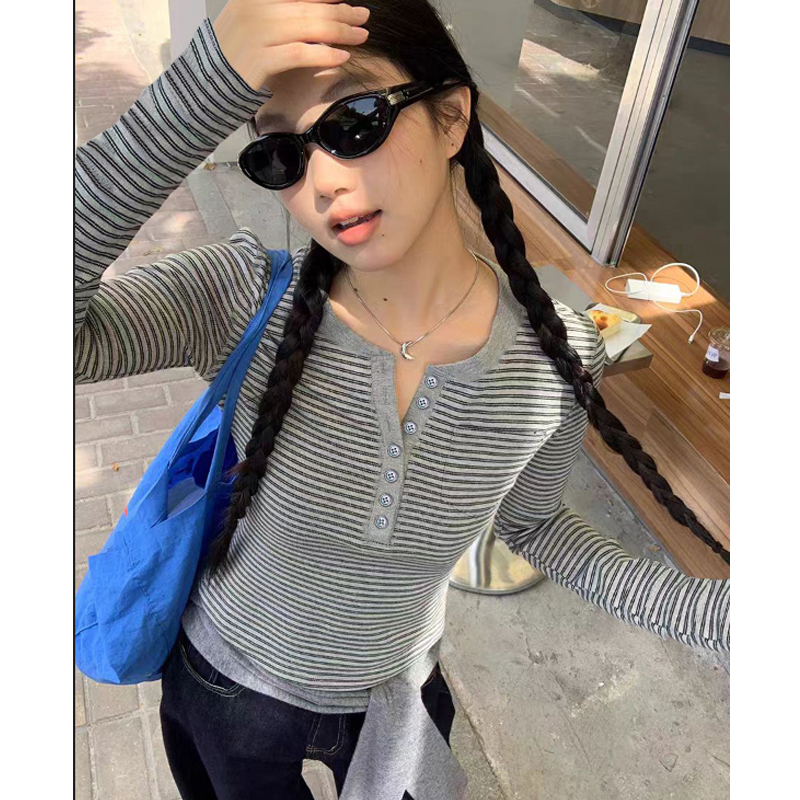 9219#内搭打底衫女2025新款秋冬高级感超好看长袖t恤女排扣上衣