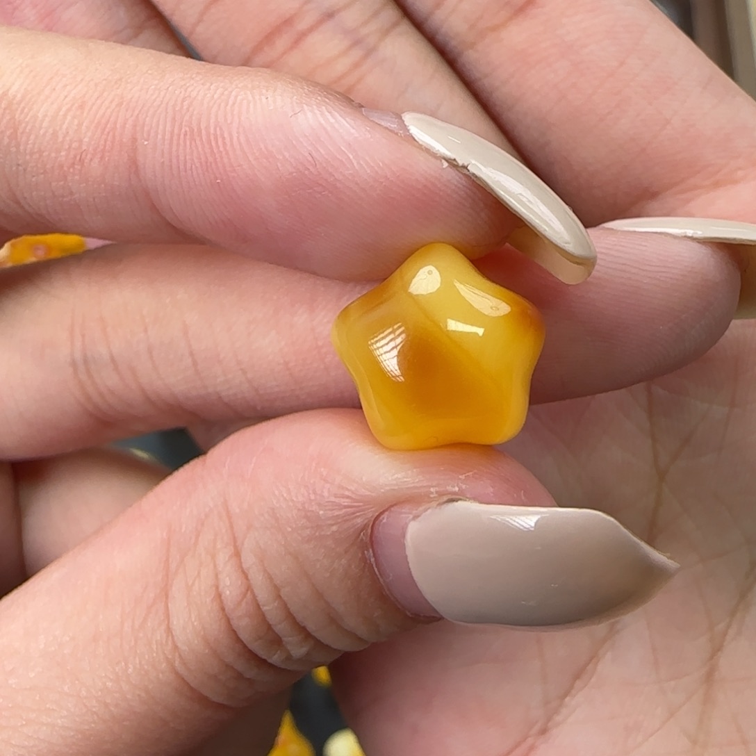 裸石琥珀未镶嵌赚****猫天然蜜蜡