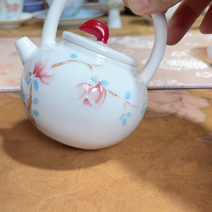 【闪购商品】玉兰风清小叶提梁壶