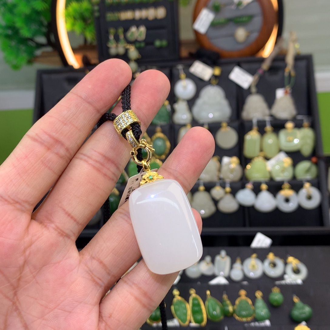 嘉***铭和田玉18K金镶嵌吊坠(不含链)