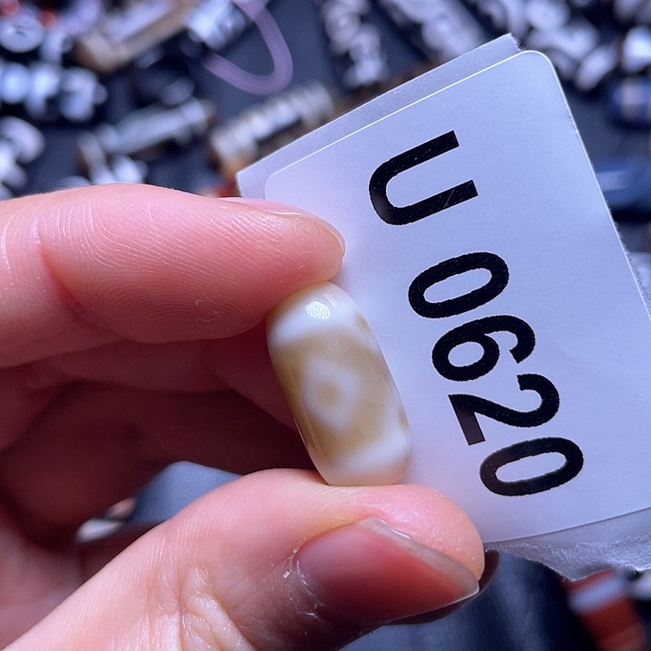 玛瑙/玉髓颈饰未镶嵌开片纹