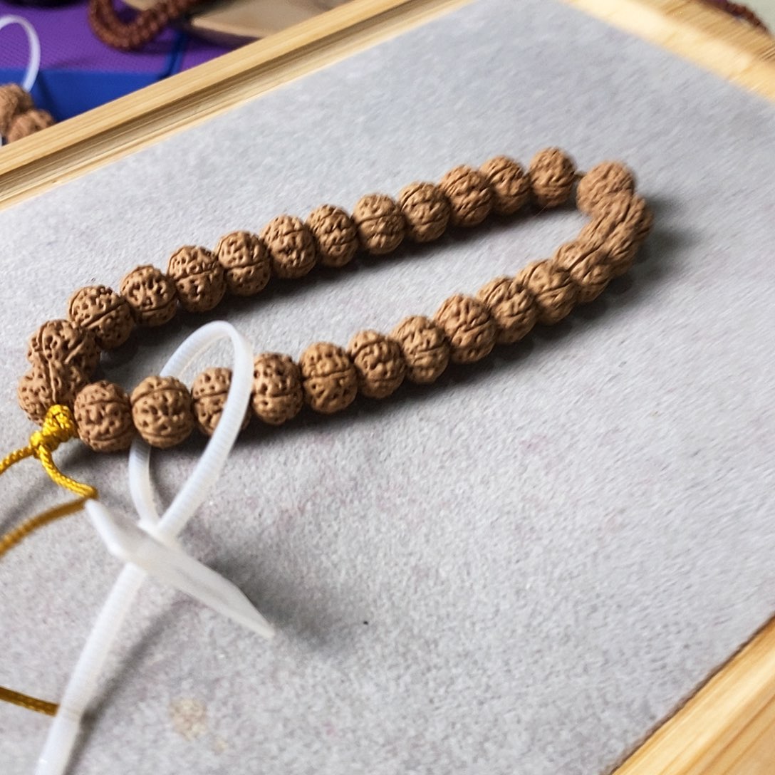 金刚菩提手串凹底梅花11