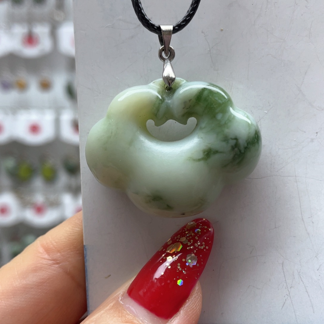 蛇纹石玉吊未镶嵌