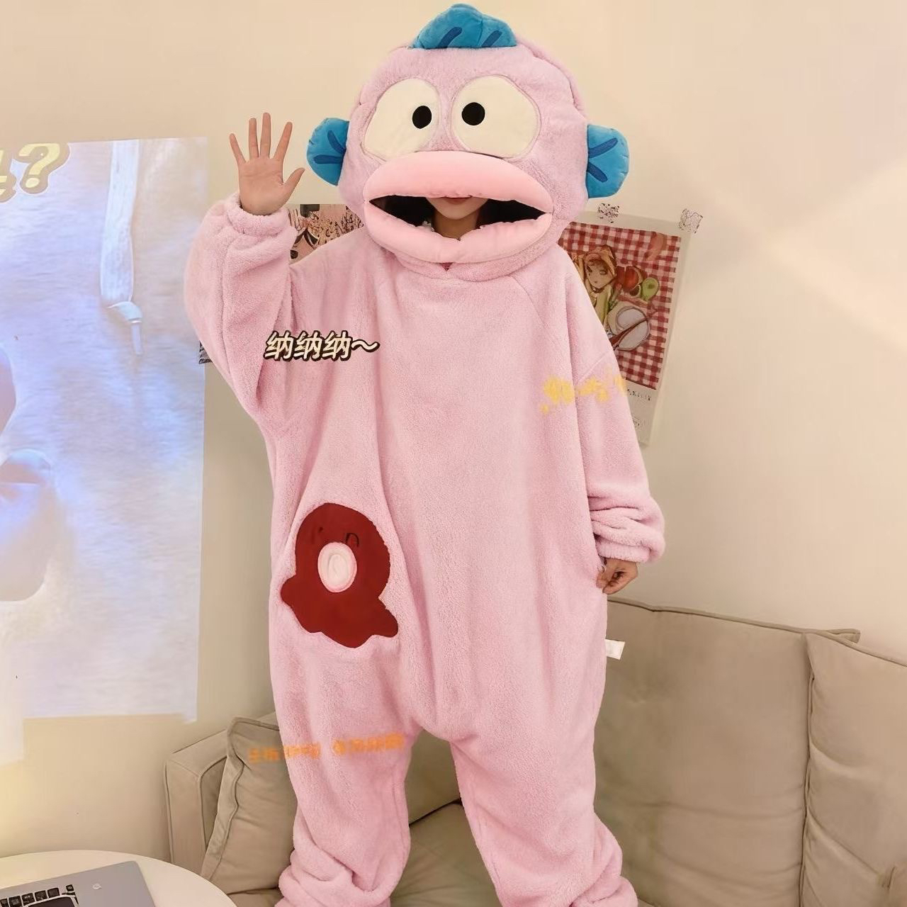 小粉鱼珊瑚绒连体睡袍女秋冬季加厚加绒保暖搞怪卡通家居服可外穿