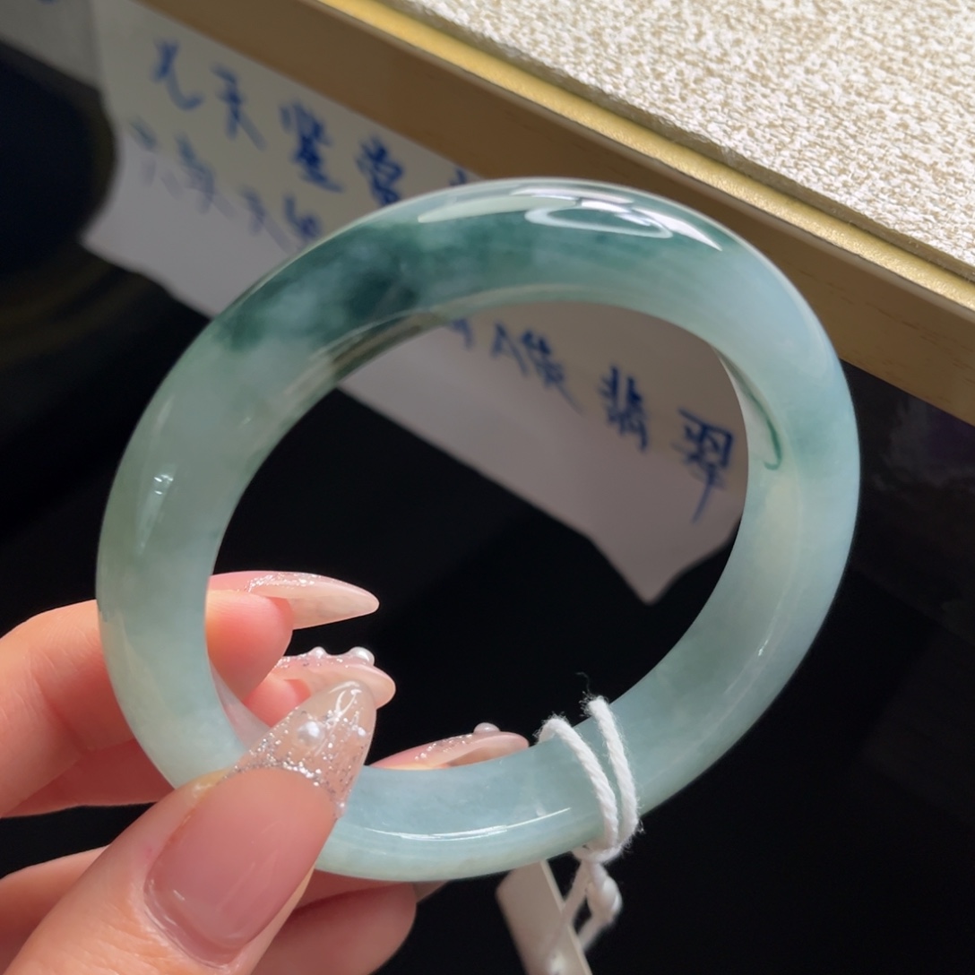 翡翠未镶嵌手镯手镯