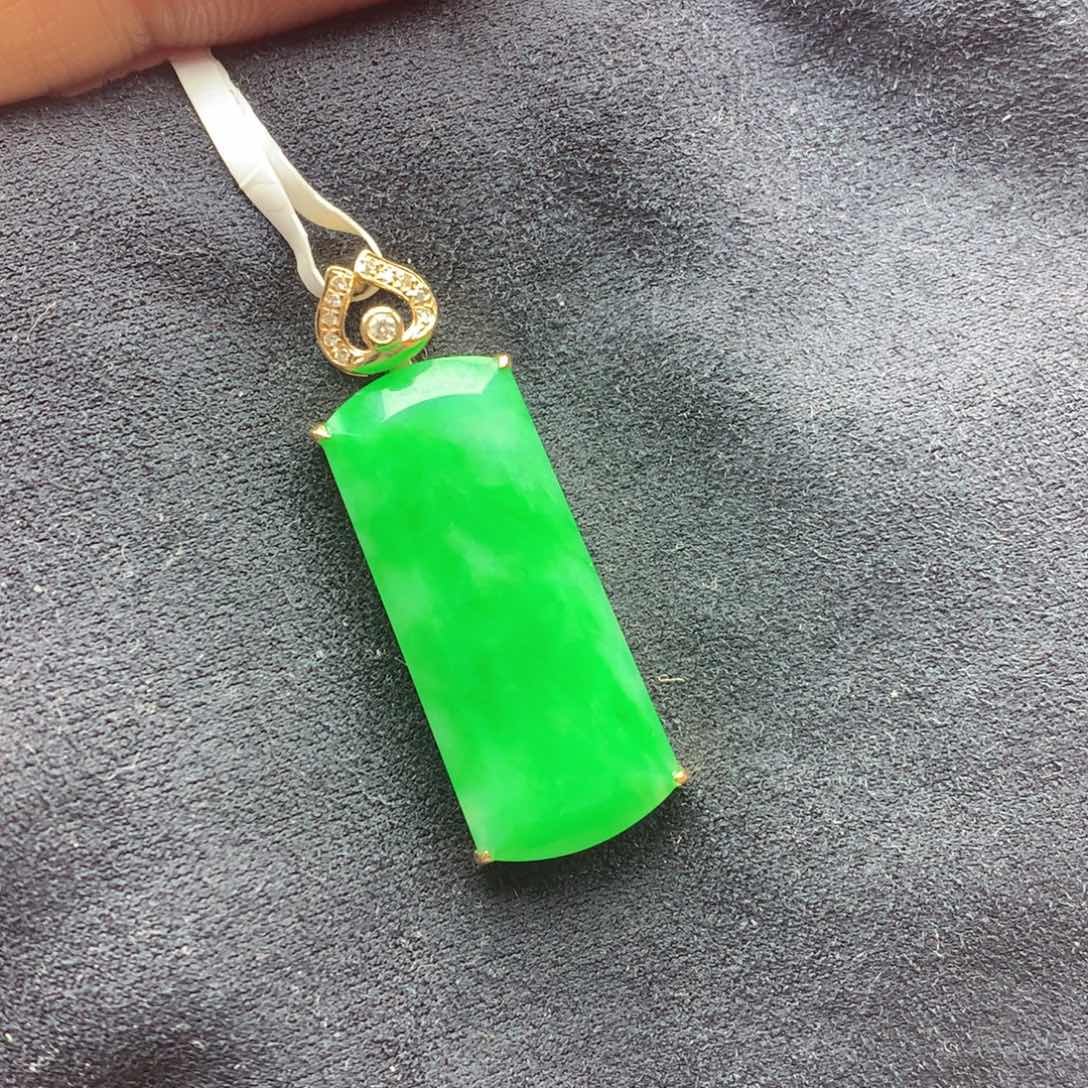 翡翠18K金镶嵌颈饰上新