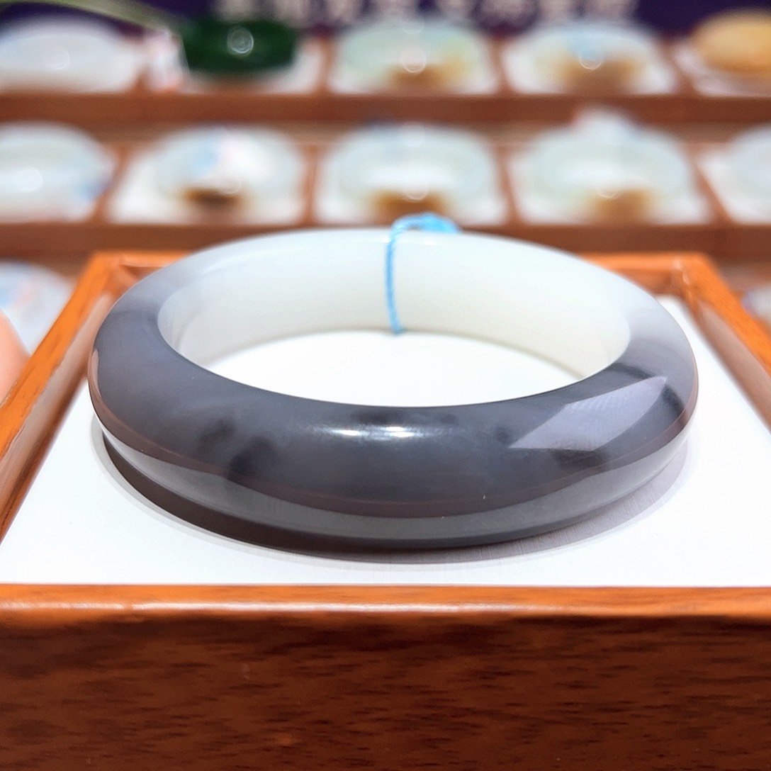 和田玉未镶嵌手镯54 55