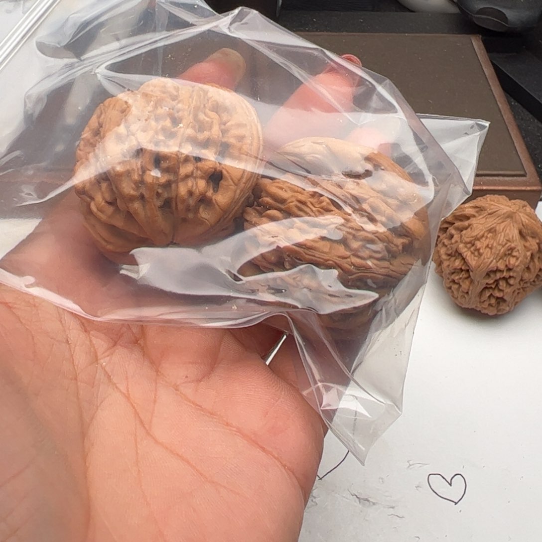 文玩核桃吊坠滢虎头王