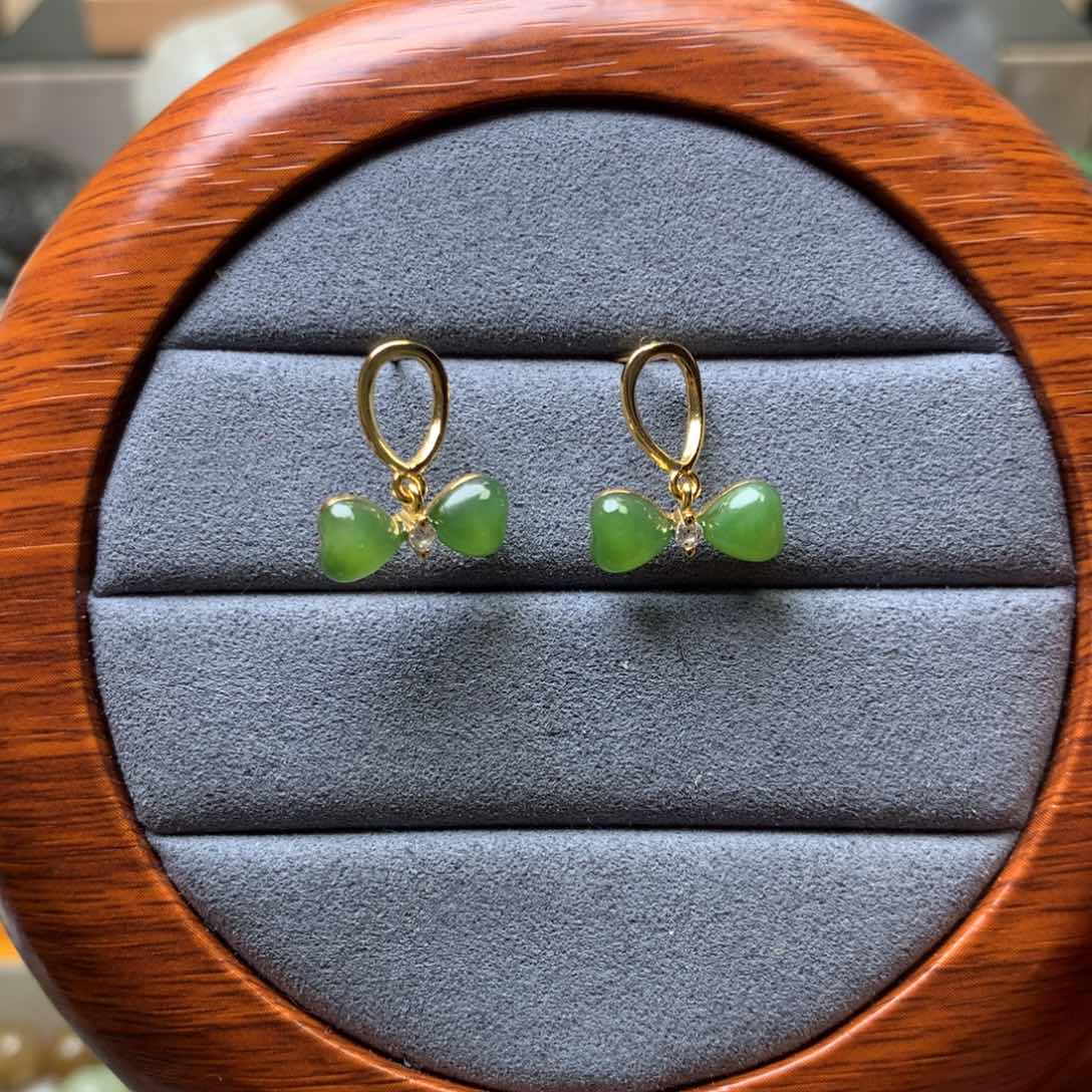 和田玉颈饰银S925镶嵌阳****地耳钉