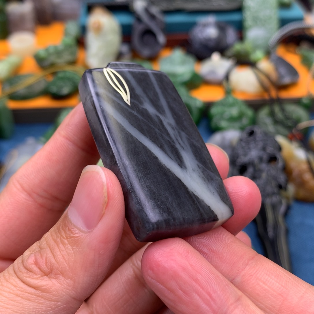 和田玉未镶嵌颈饰顺**然