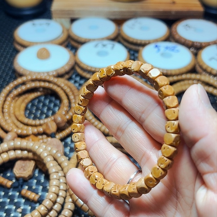 【闪购商品】桃核吊坠6x.5桃核手串