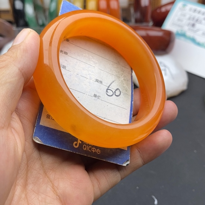 未镶嵌手镯石英质玉