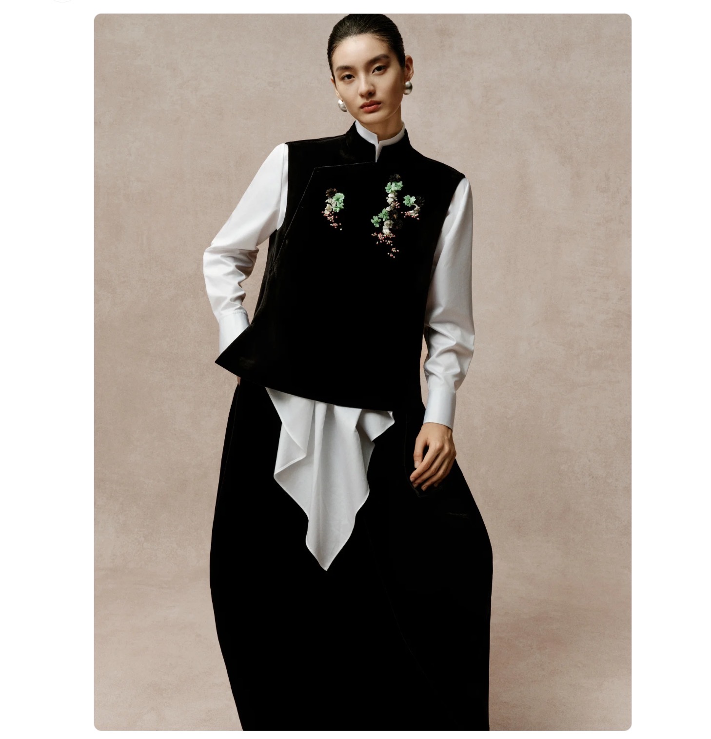 LA MAISON JADE 玉琼26新款丝绒拼钉珠马甲气质时尚新中式中国风