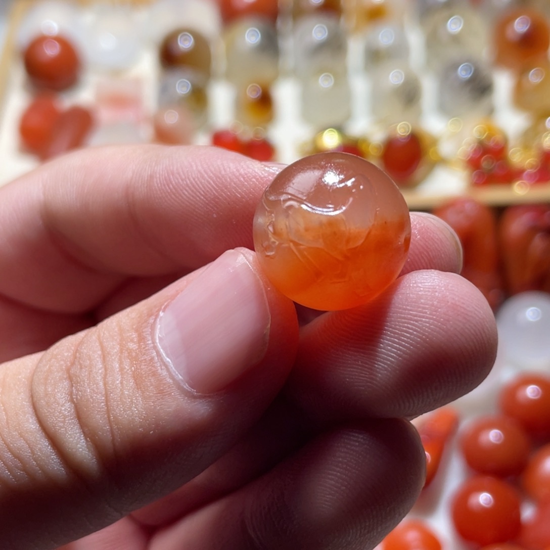 梦***朝南红玛瑙未镶嵌吊坠